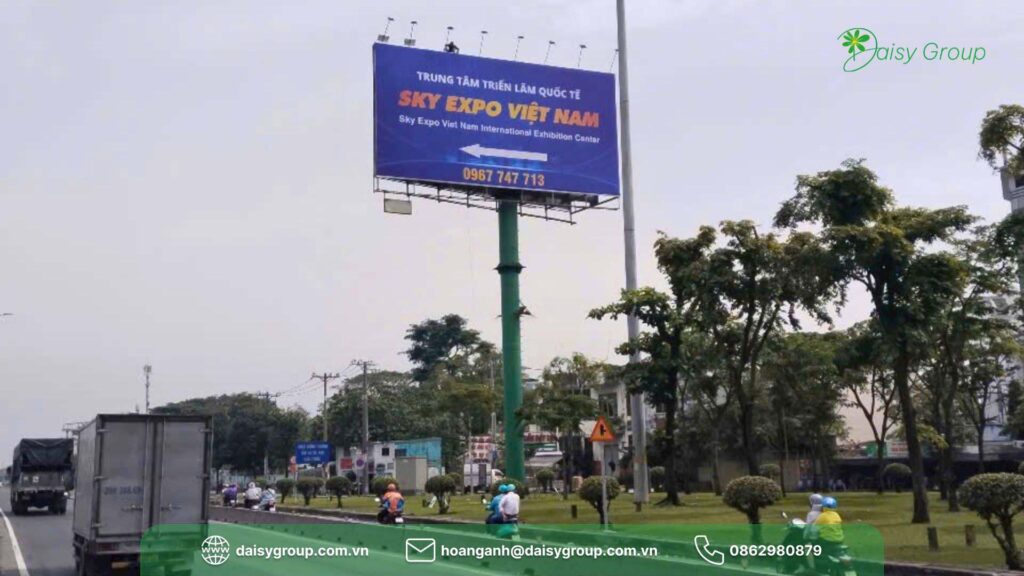 Billboard Là Gì? 5 Ưu Điểm Và Ứng Dụng Trong Quảng Cáo