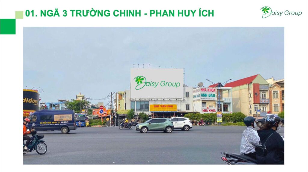 Pano quảng cáo ngã 3 Trường Chinh - Phan Huy Ích