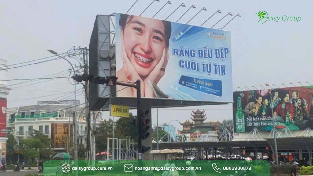 Billboard Là Gì? 5 Ưu Điểm Và Ứng Dụng Trong Quảng Cáo