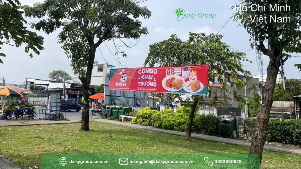 Treo Phướn Là Gì? Giải Pháp Quảng Cáo Ngắn Hạn Chi Phí Thấp 